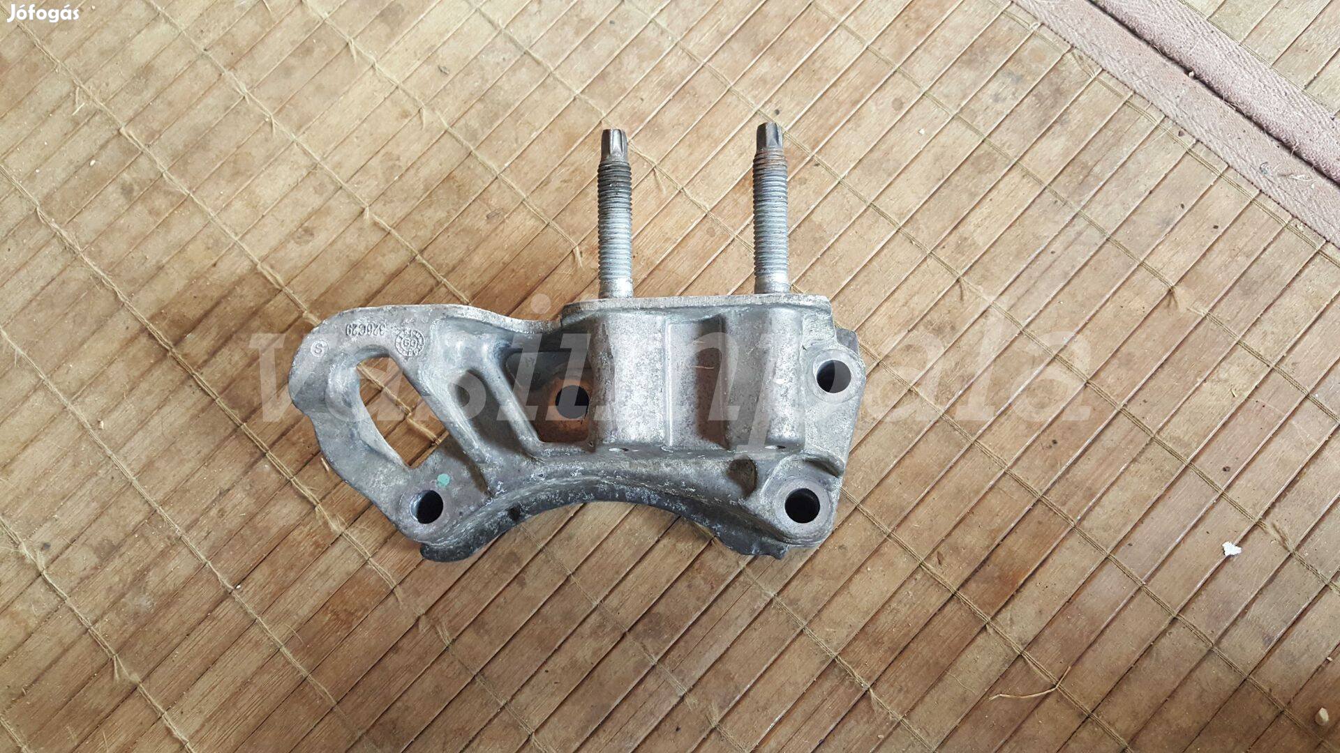 Volvo 31330178 S40 V50 C30 S80 V70 1.6 D jobb motortartóbak konzol