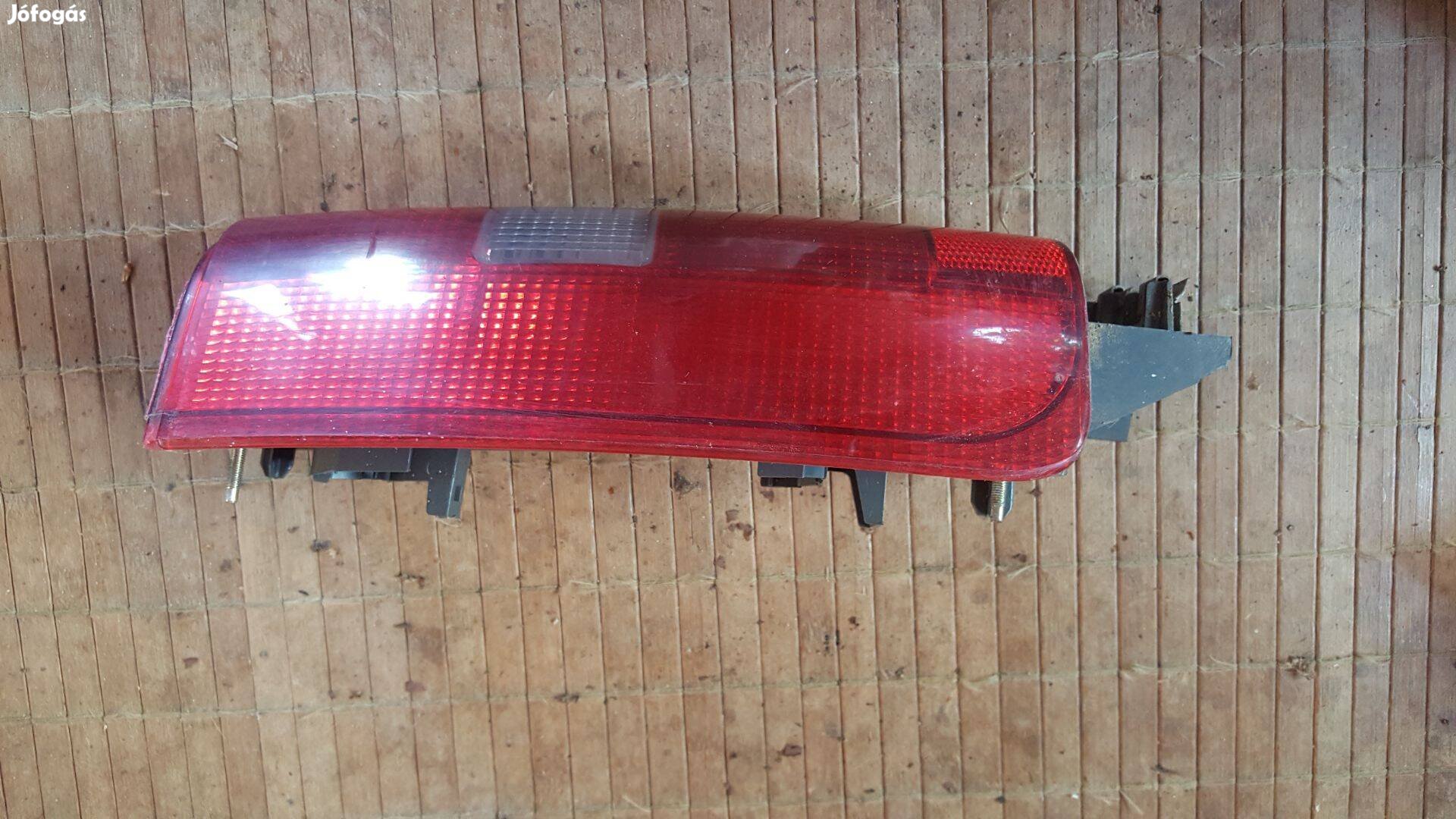 Volvo 3512318 850 V70 XC70 bal hátsó alsó lámpa