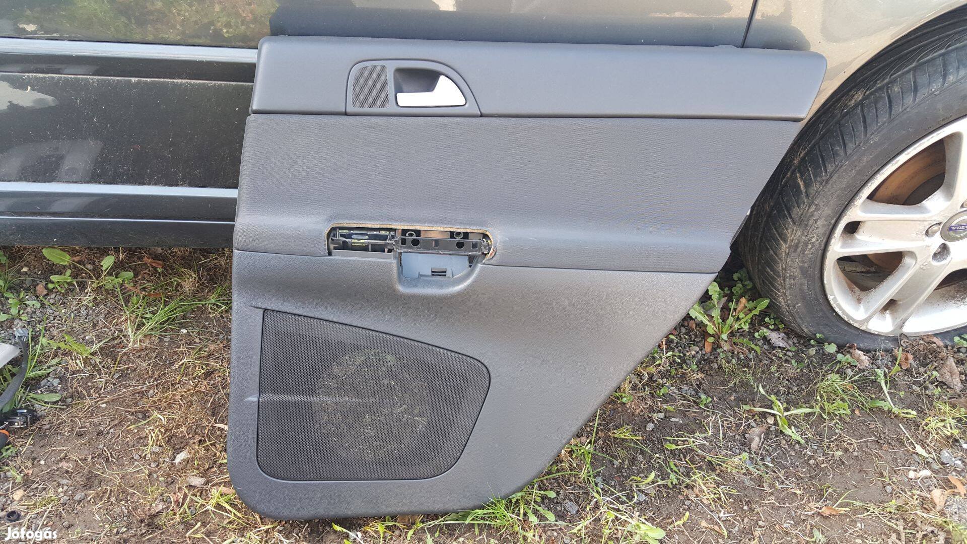 Volvo 39888597 S40 V50 jobb hátsó ajtókárpit
