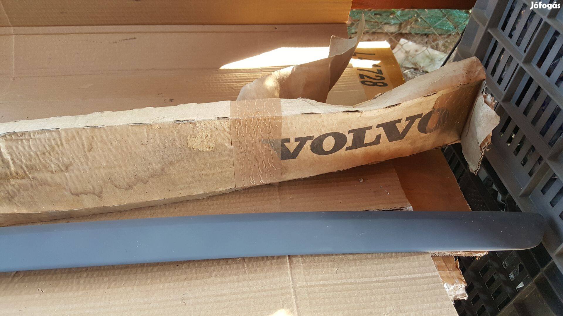 Volvo 39987037 S40 V50 jobb első díszléc