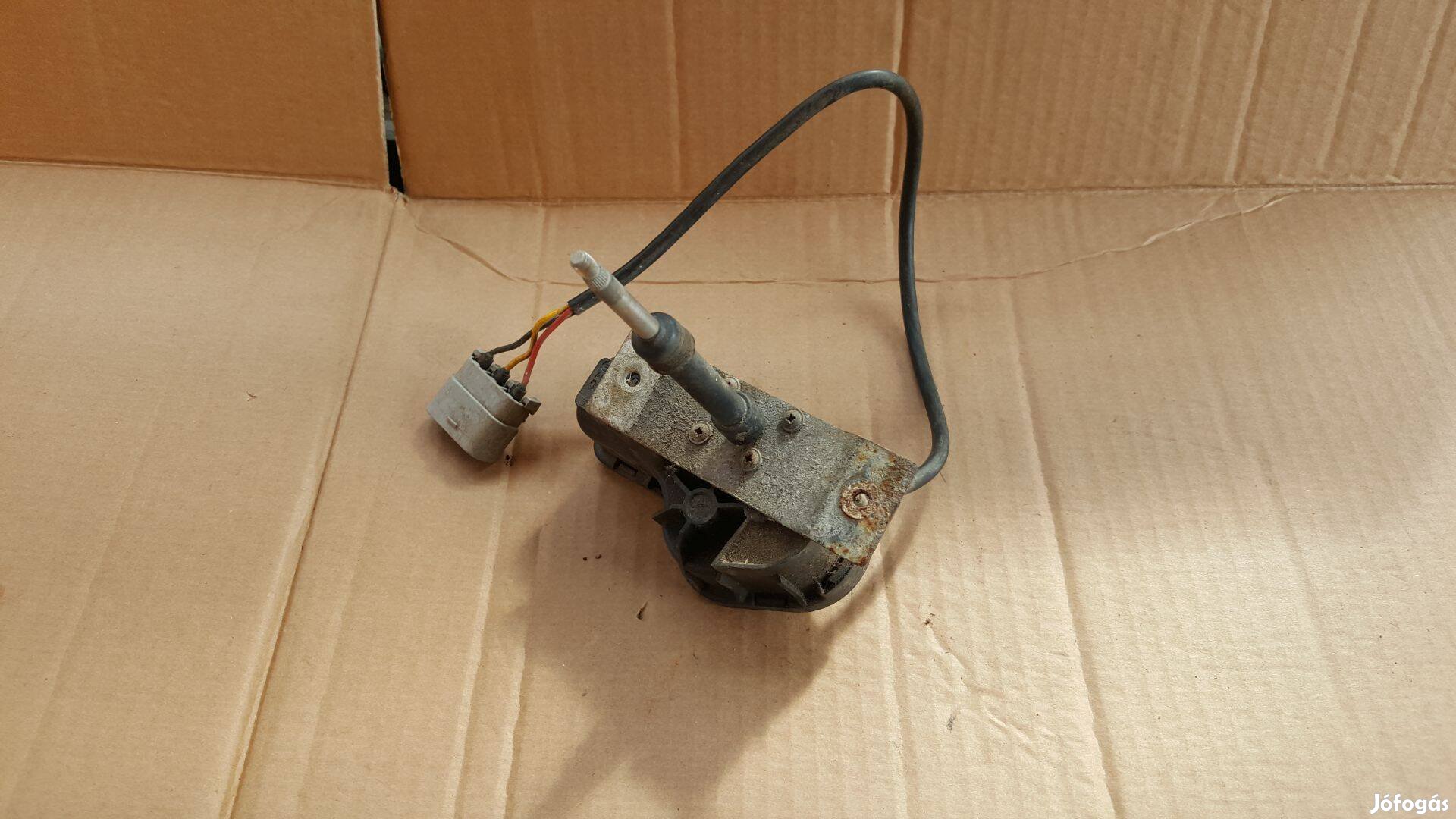 Volvo 6806150 850 jobb oldali fényszórótörlőmotor