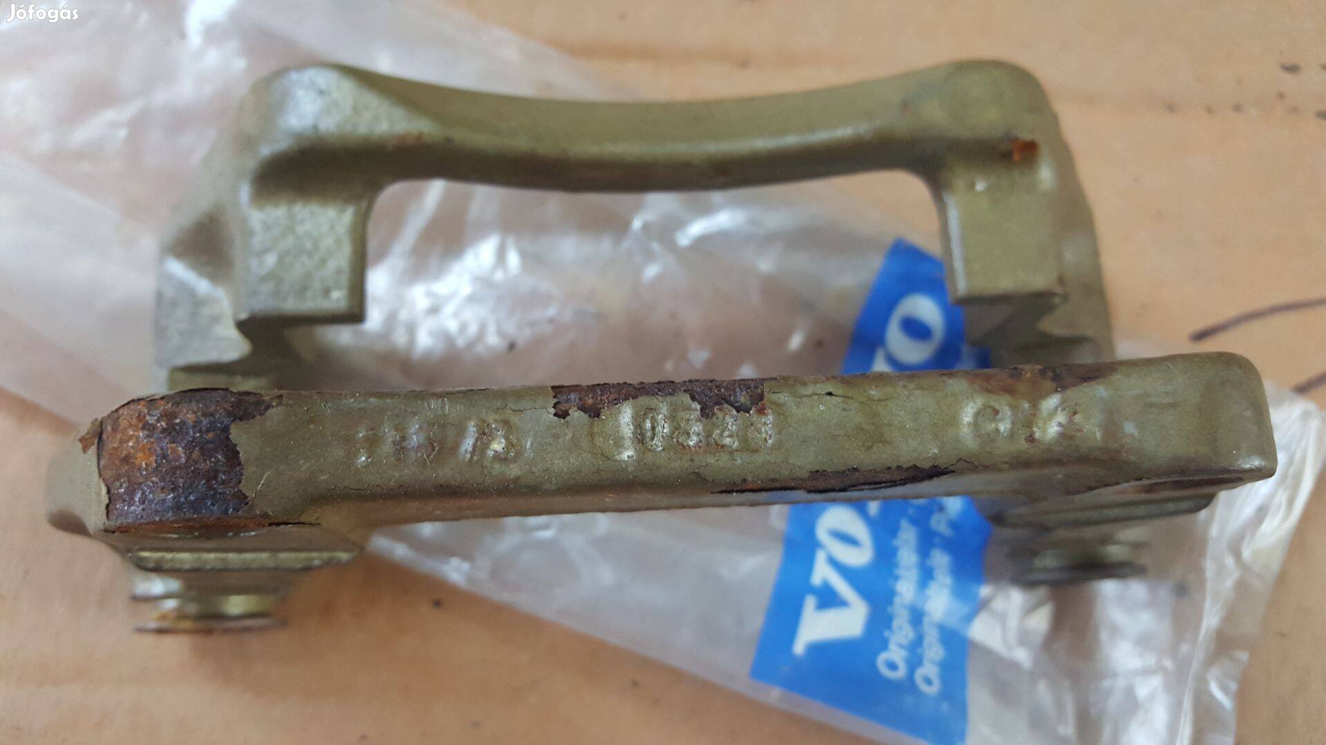 Volvo 8251161 440 460 első féktárcsa nyeregtartó