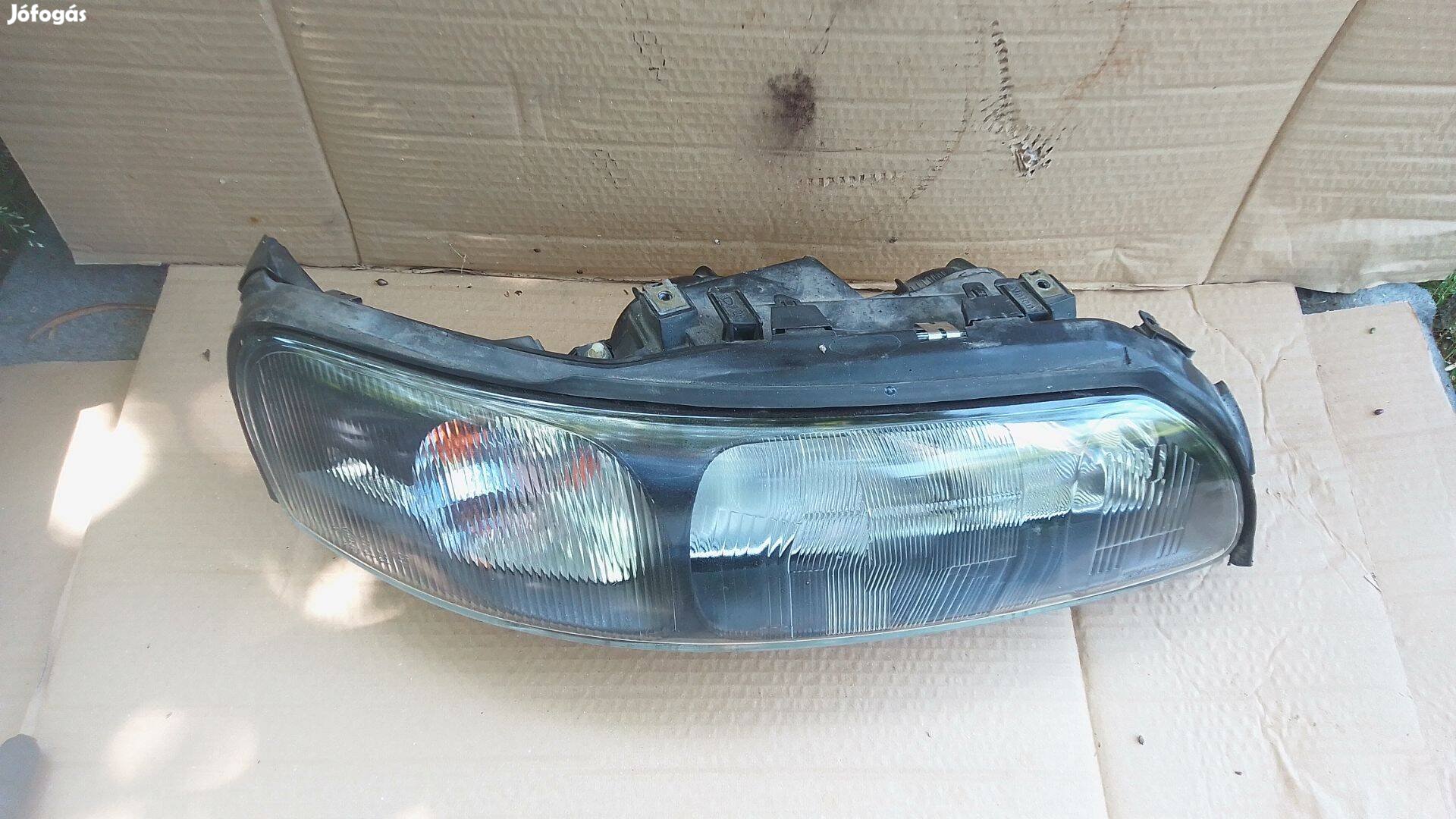 Volvo 8620686 V70 XC70 jobb fényszóró