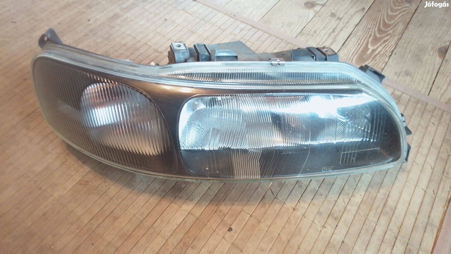 Volvo 8620687 V70 XC70 jobb fényszóró