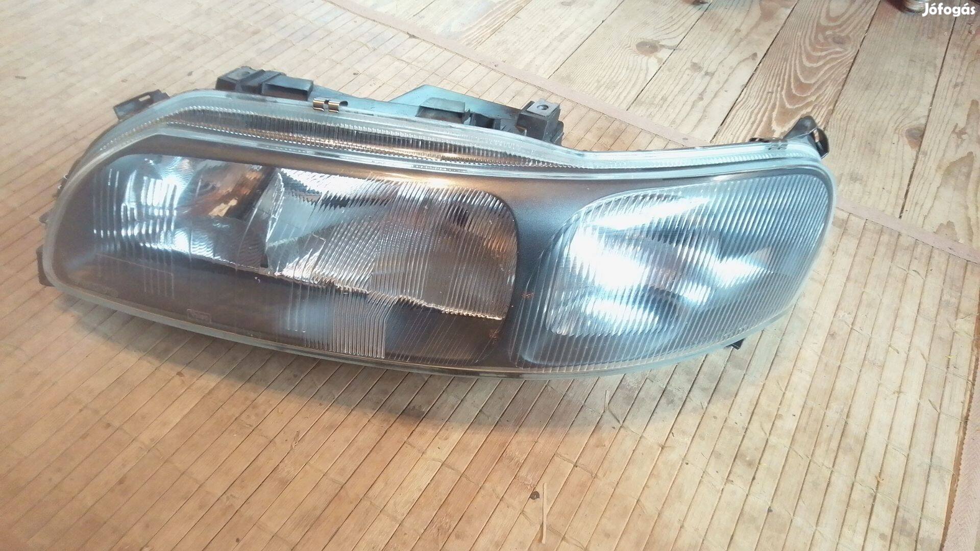 Volvo 8693567 V70 XC70 bal fényszóró