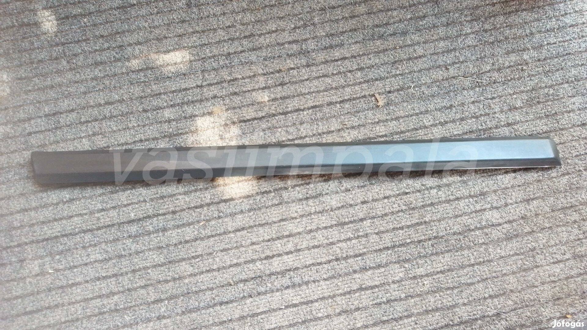 Volvo 9133615 850 jobb hátsó ajtódíszléc