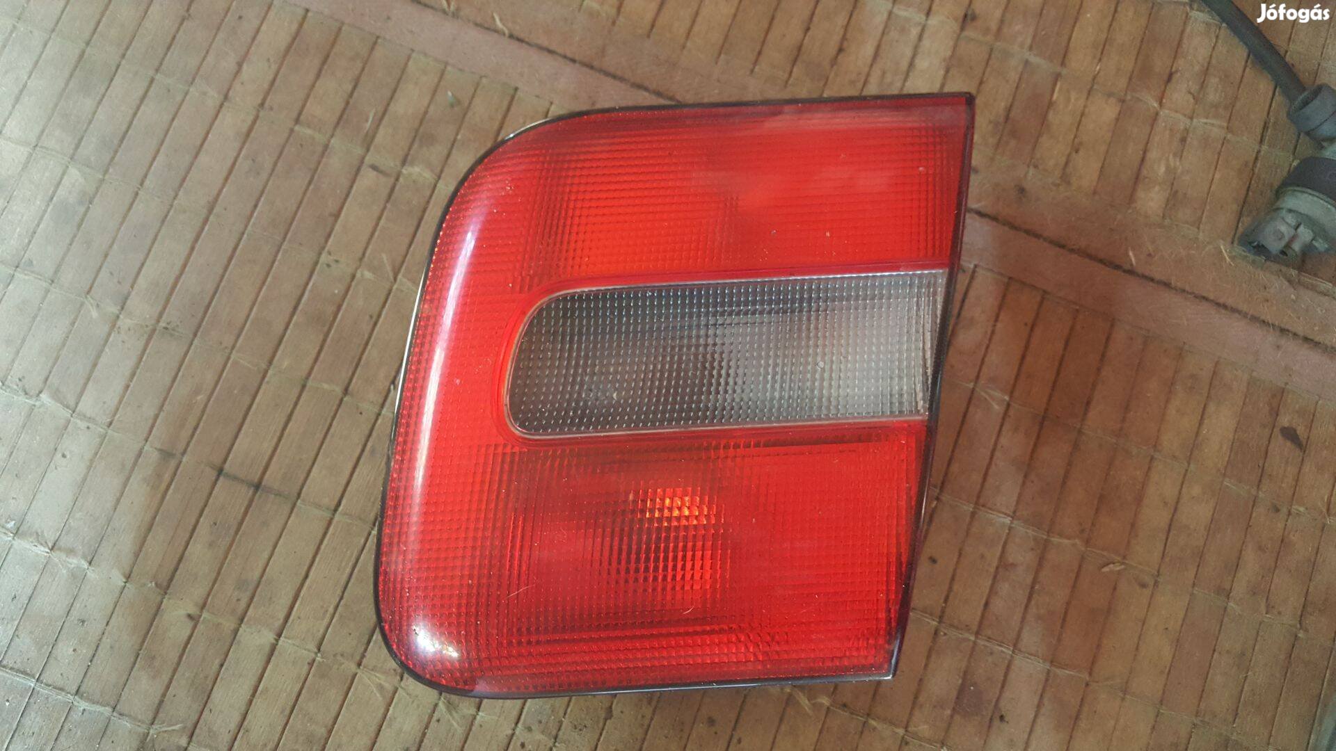 Volvo 9151634 S70 jobb hátsó belső lámpa