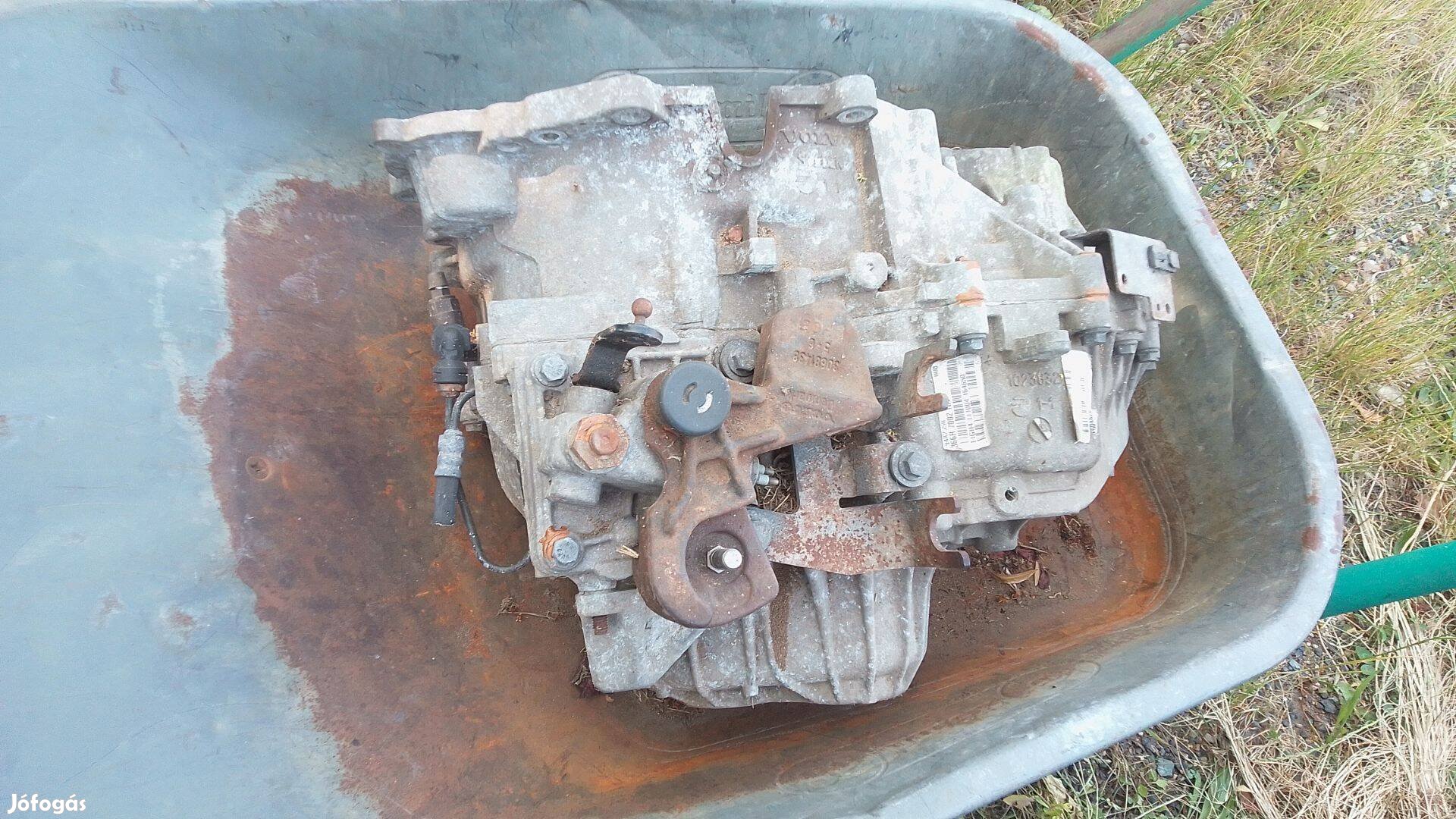 Volvo 9482350 S60 V70 M66 6 sebességes váltó