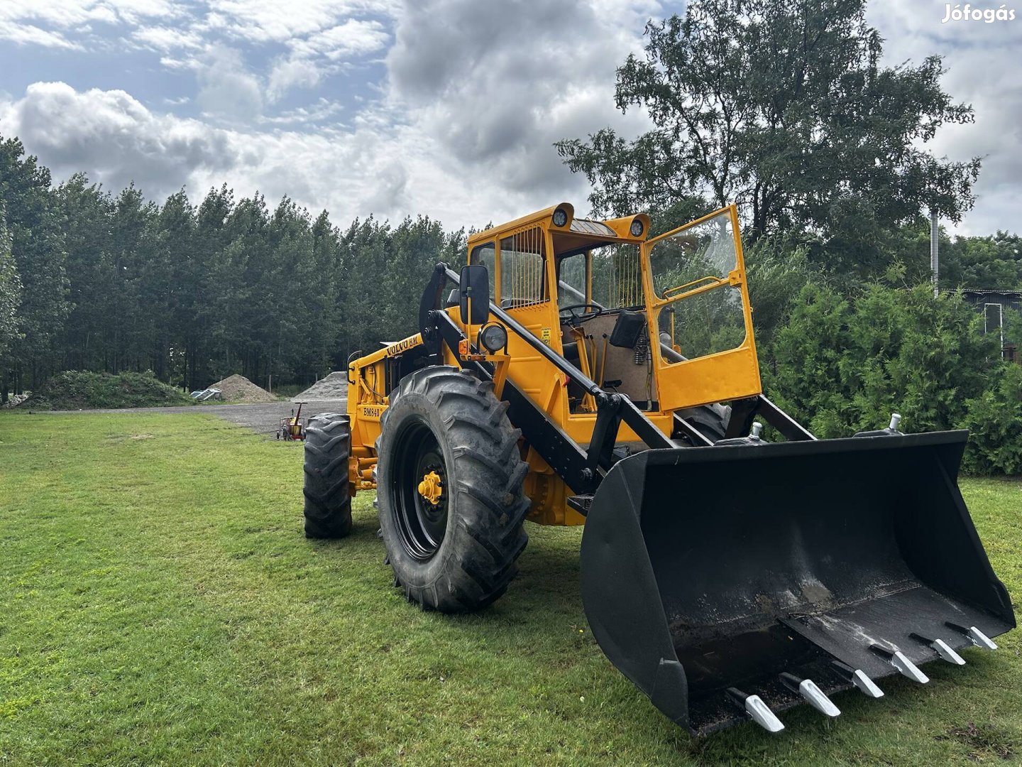 Volvo Bm 6hengeres Homlokrakodó