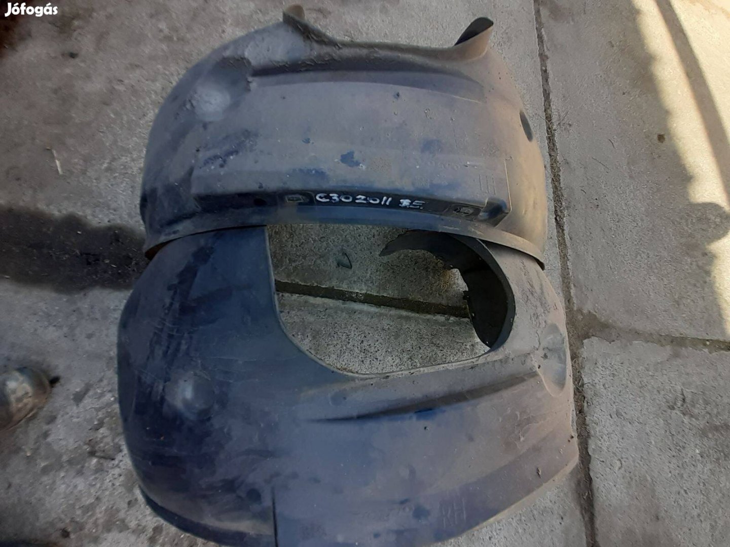 Volvo C30 első dobbetét 2010-2013