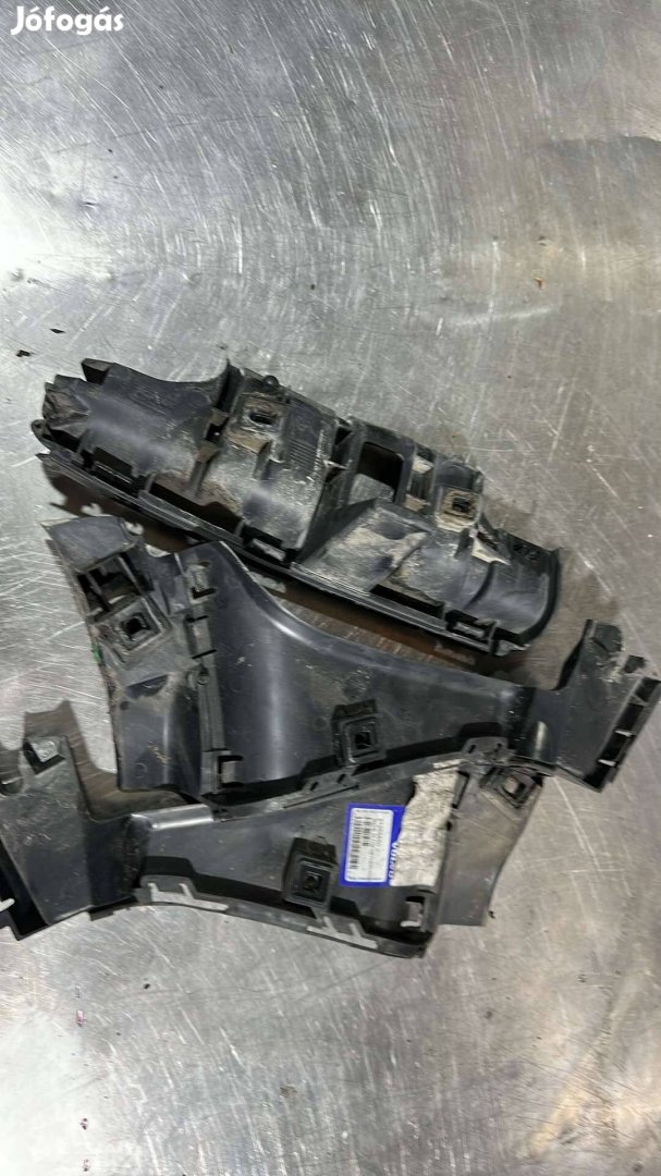 Volvo C30 lökhárito tartó