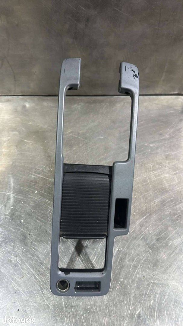 Volvo C30 pohár tarto roló