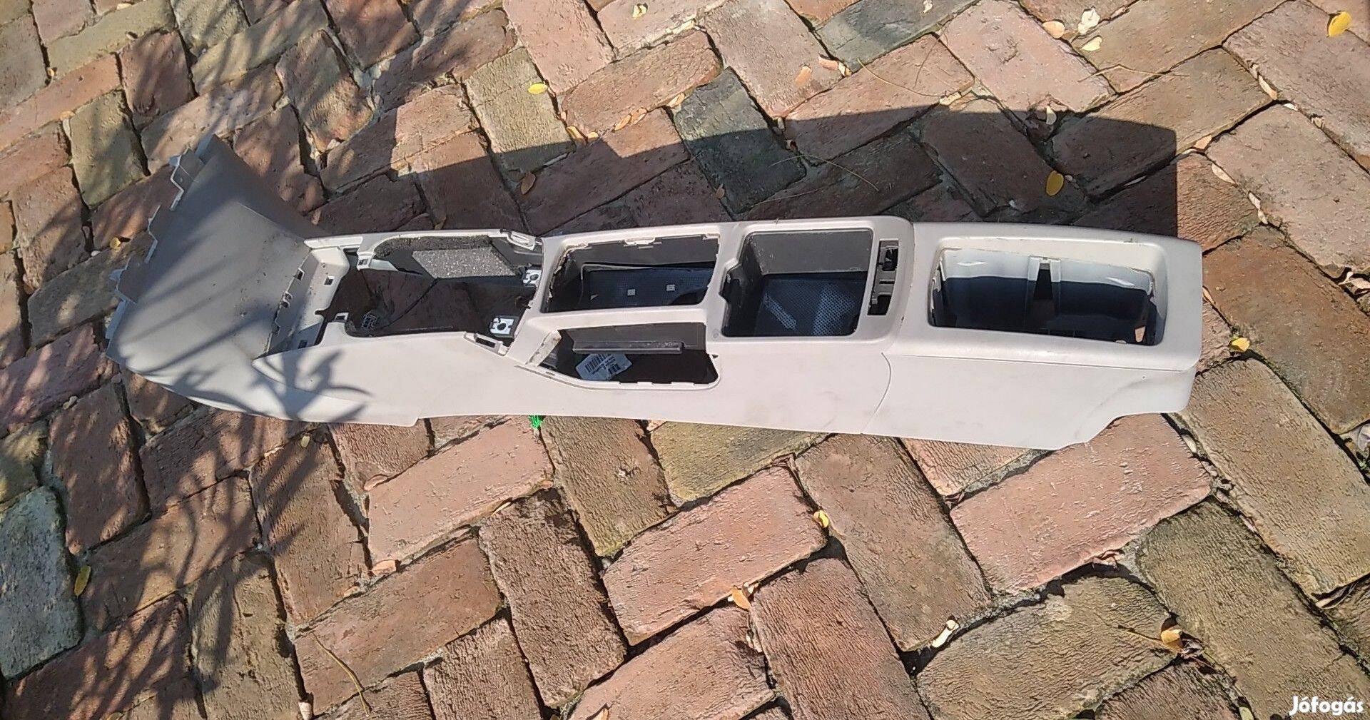 Volvo C70 II 2 MK2 Középbox