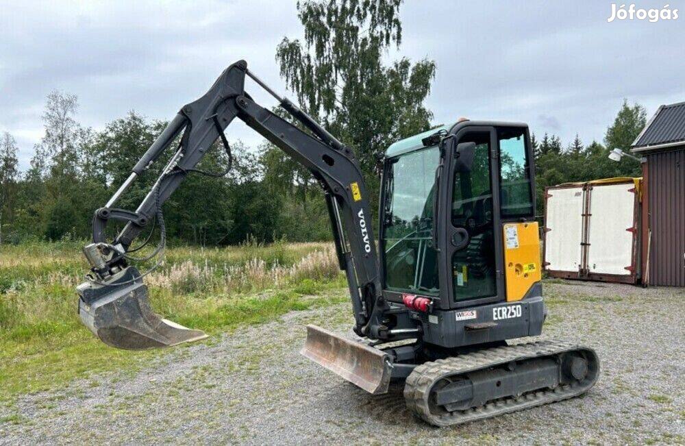 Volvo ECR25D mini kotrógép + pótkocsi Kiváló Állapot