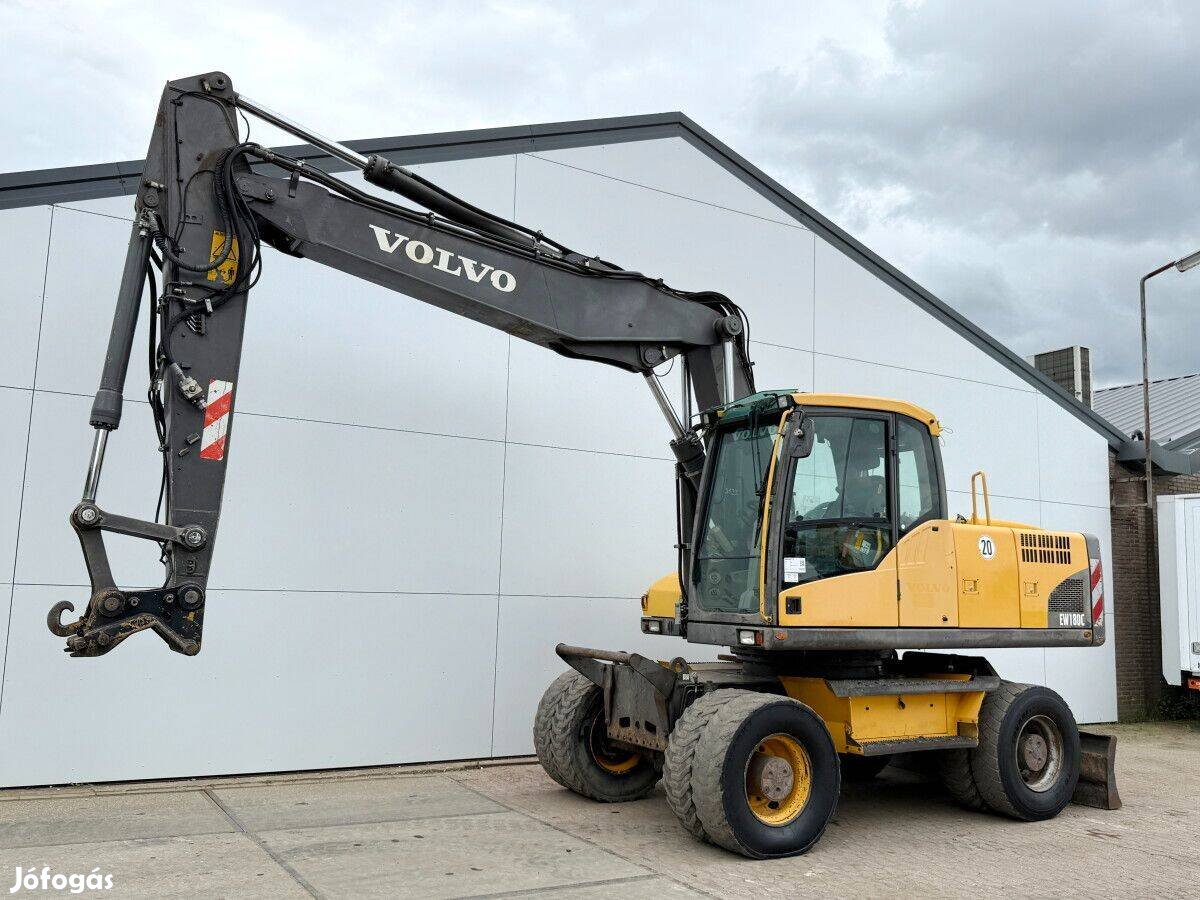 Volvo EW180C / 8.829 üzemóra / Lízing 20%-tól