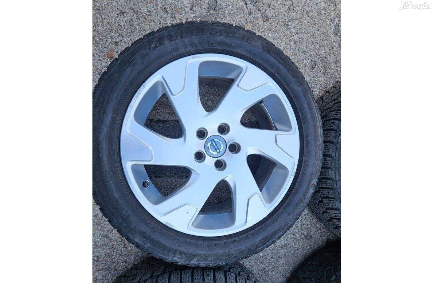 Volvo Gyári 18" colos alufelni garnitúra Bridgestone téli gumikkal