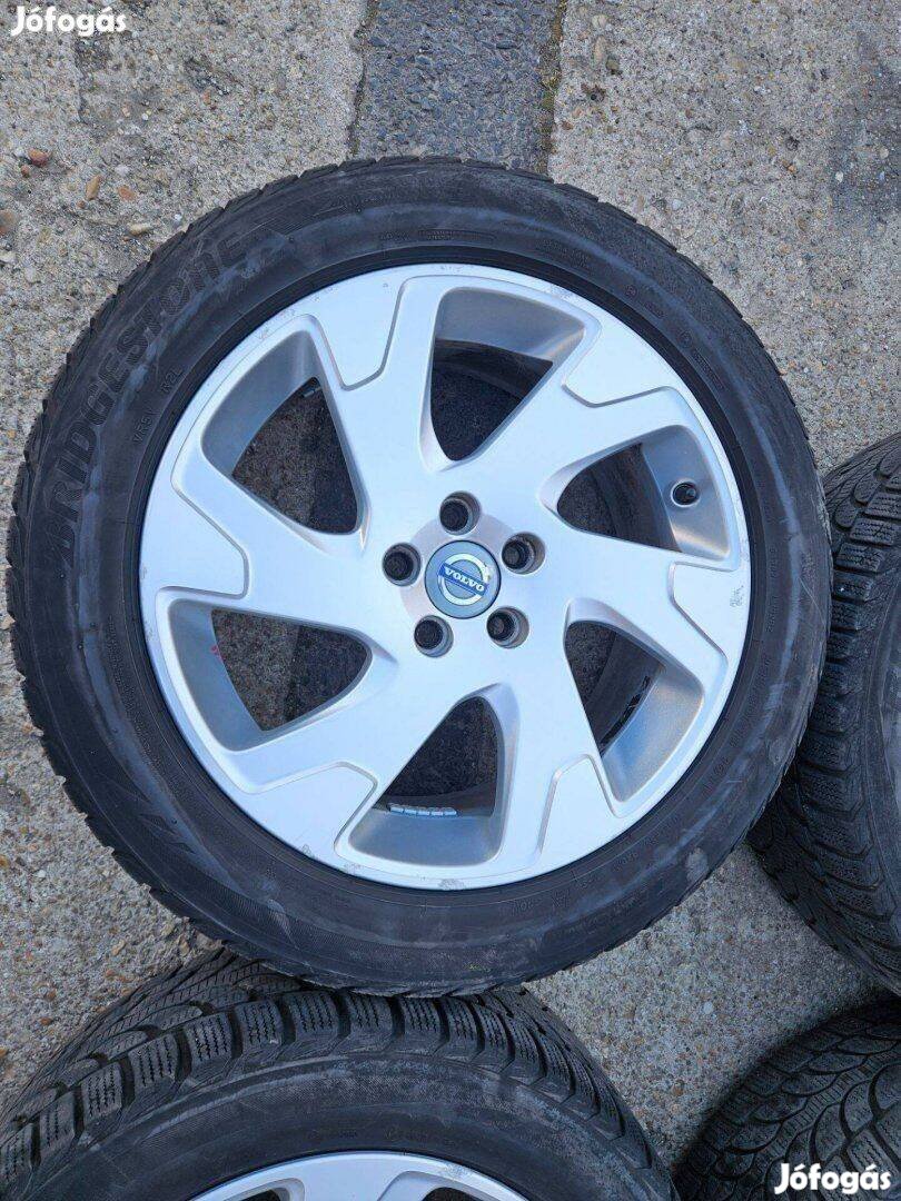 Volvo Gyári 18" colos alufelni garnitúra Bridgestone téli gumikkal