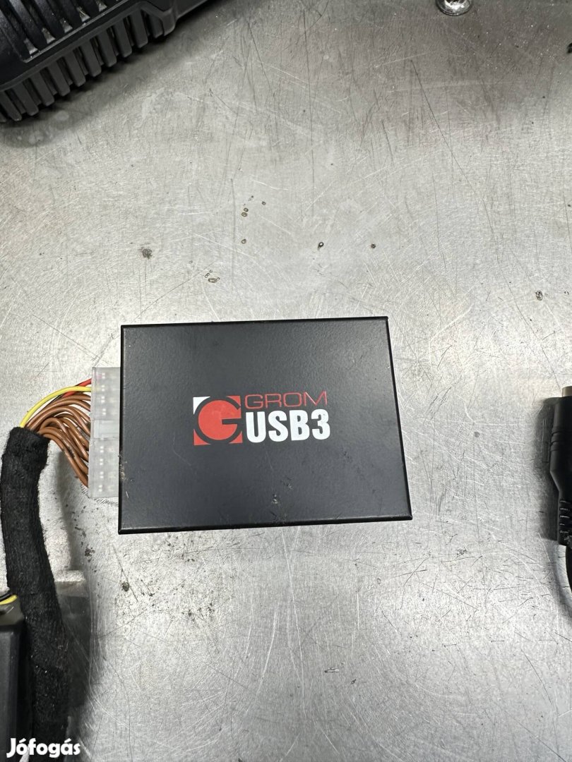 Volvo HU- grom usb3 gyári fejegységre való usb csatlakozó