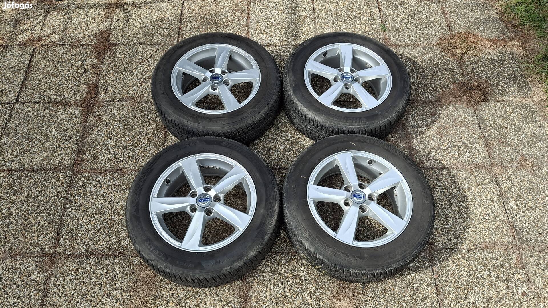 Volvo R16 alufelni garnitúra Hankook téli gumival