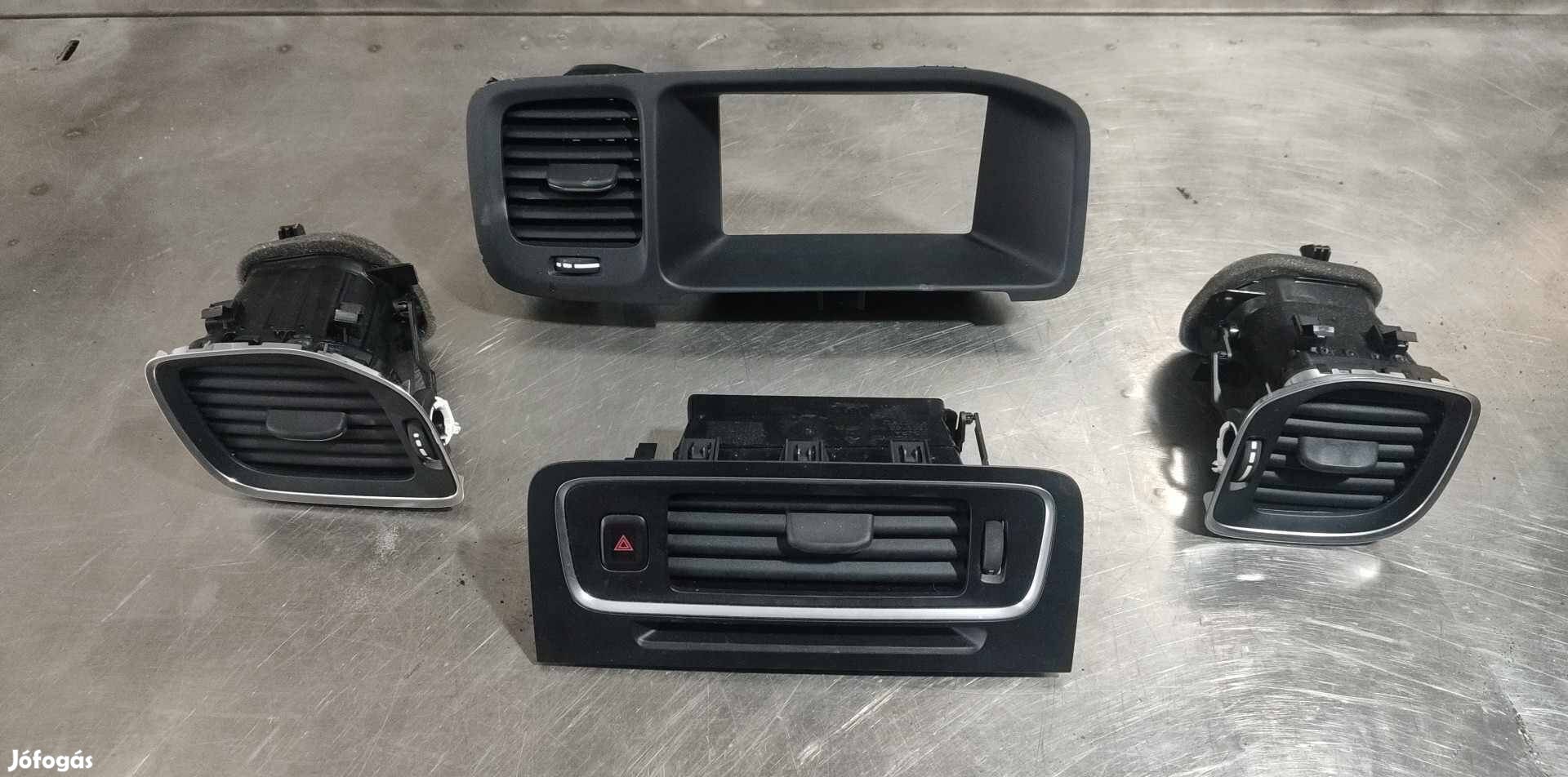 Volvo S60 II 2 MK2 Légbefúvó rostély