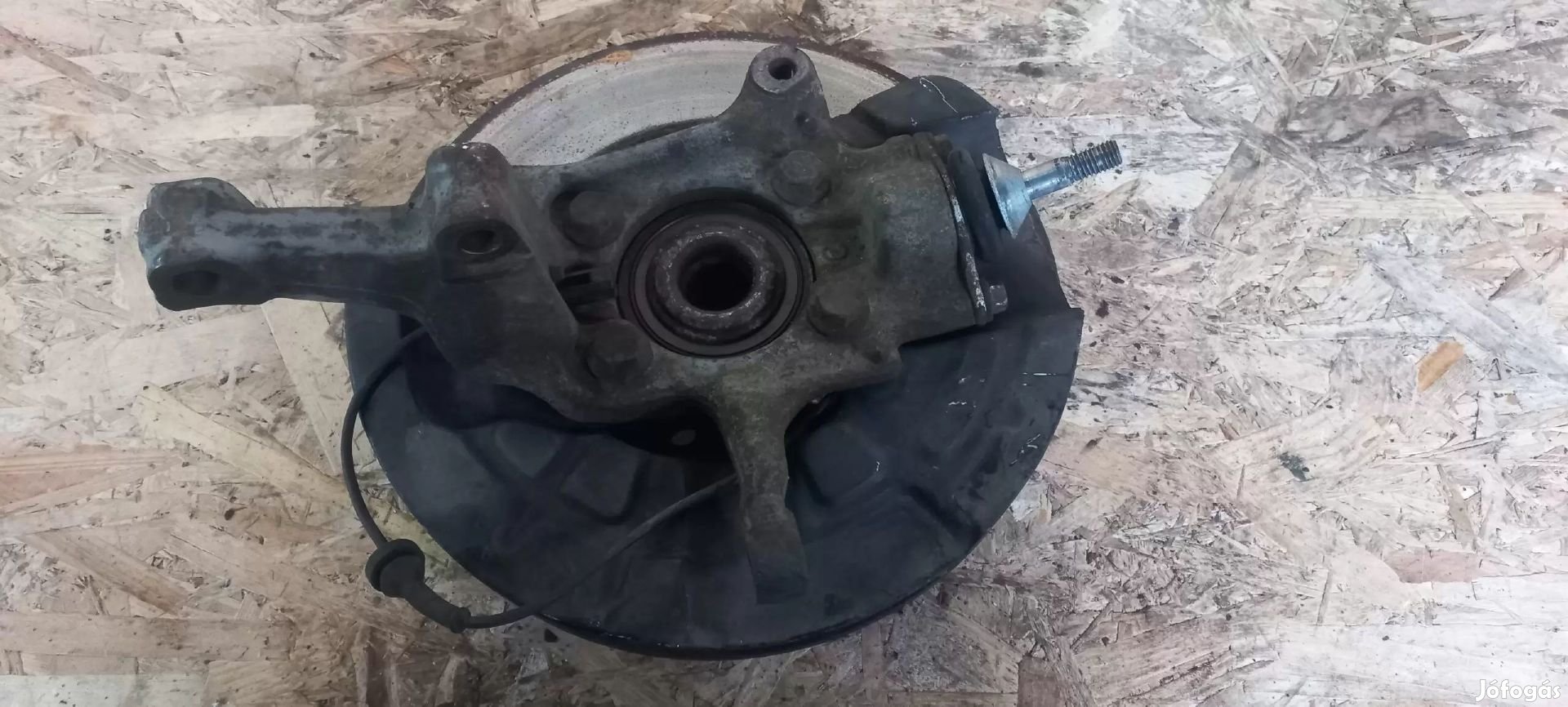 Volvo S60 S80 V70 XC70 Bal első kerékagy csonk féktárcsa
