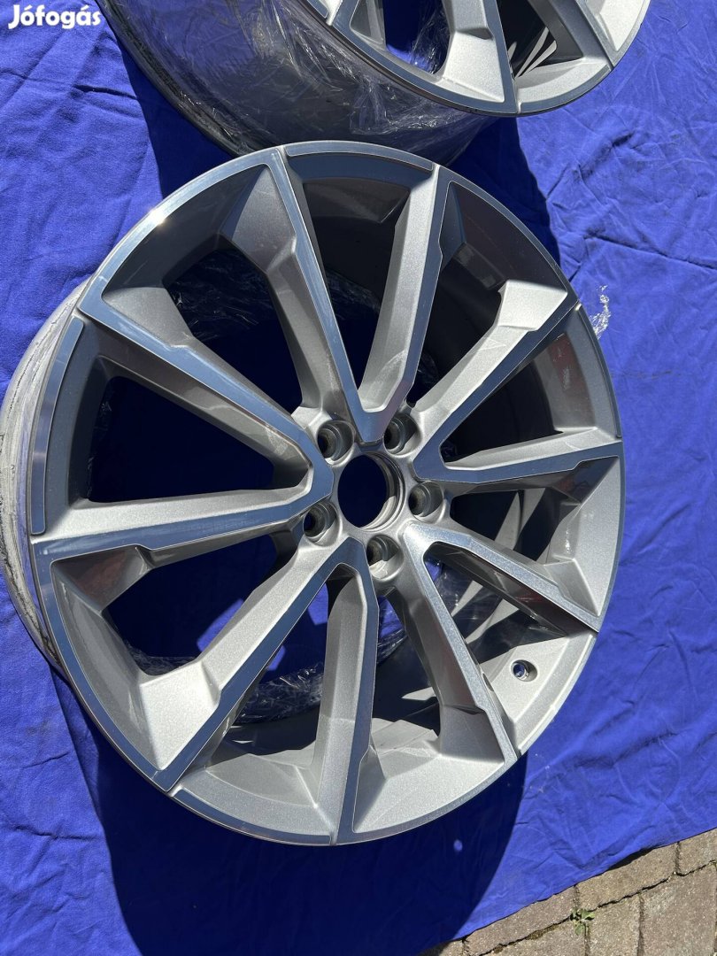 Volvo S60 V60 gyári könnyűfém felni 8x19