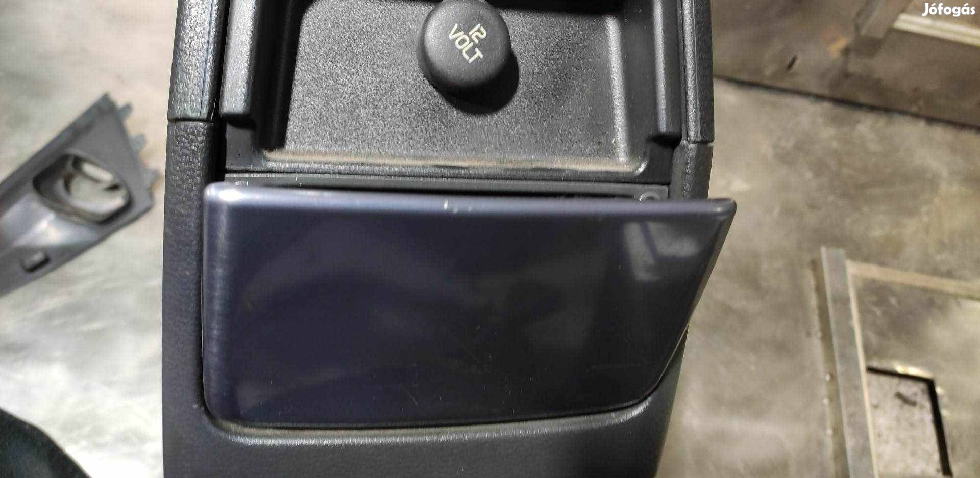 Volvo S80 hamu tartó hátsó