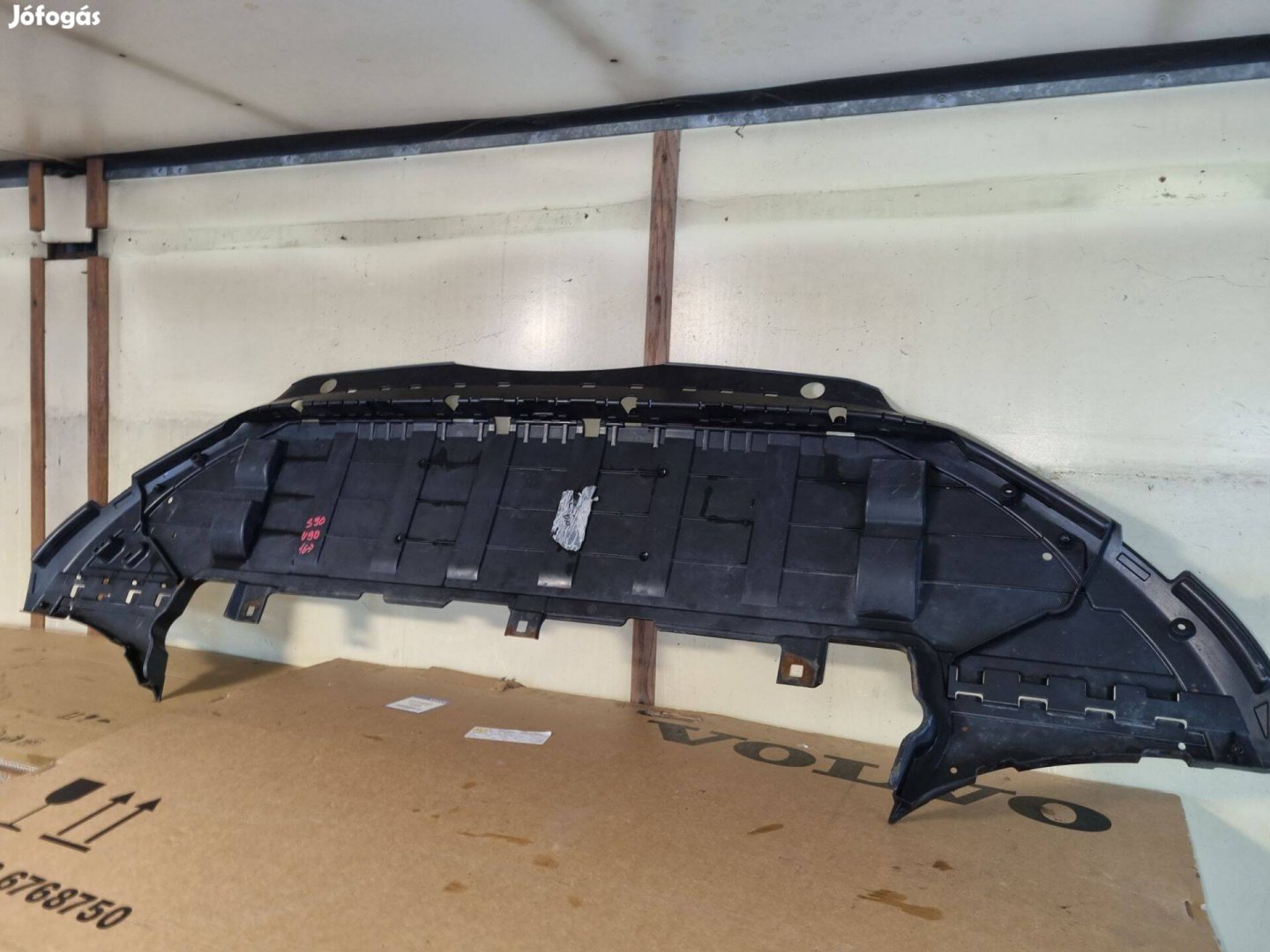 Volvo S90 V90 2016- alsó légterelő burkolat koptató 31383239