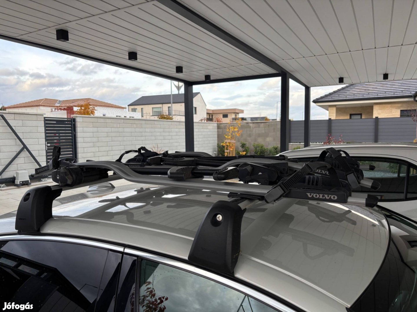 Volvo S90 gyári tetőcsomagtartó és 3-db kerékpár/bicikli szállító