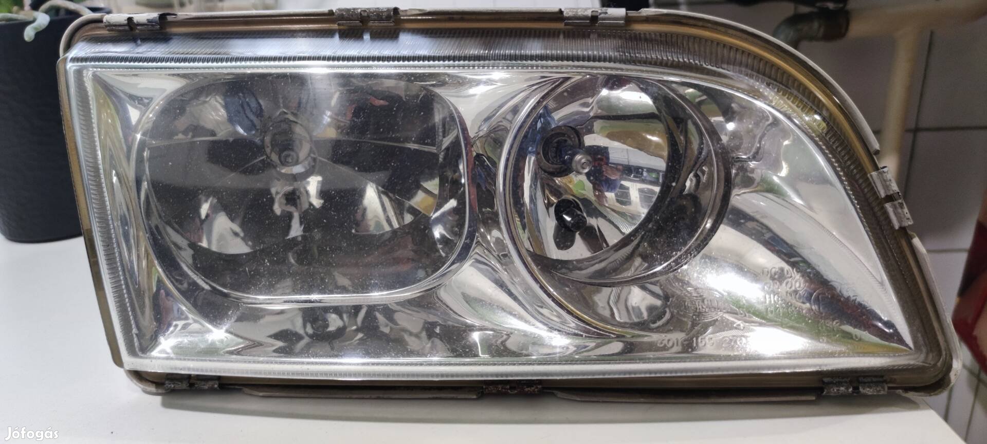 Volvo S 40 lámpa jobb első gyári Hella.