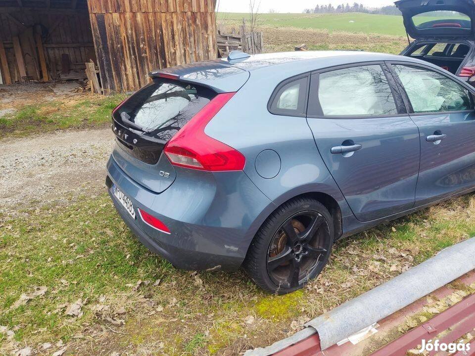 Volvo V40 2012-2016 nagyhátulja + 2 ajtó