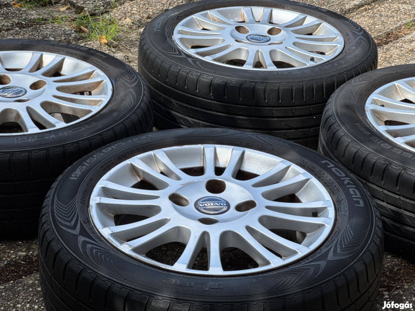 Volvo V40/S40 gyári alufelni (15") nyári gumival