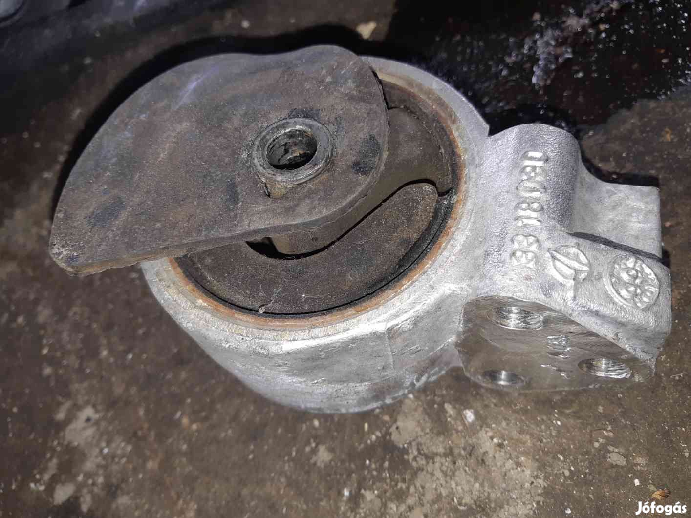 Volvo V40 Váltótartó Bak