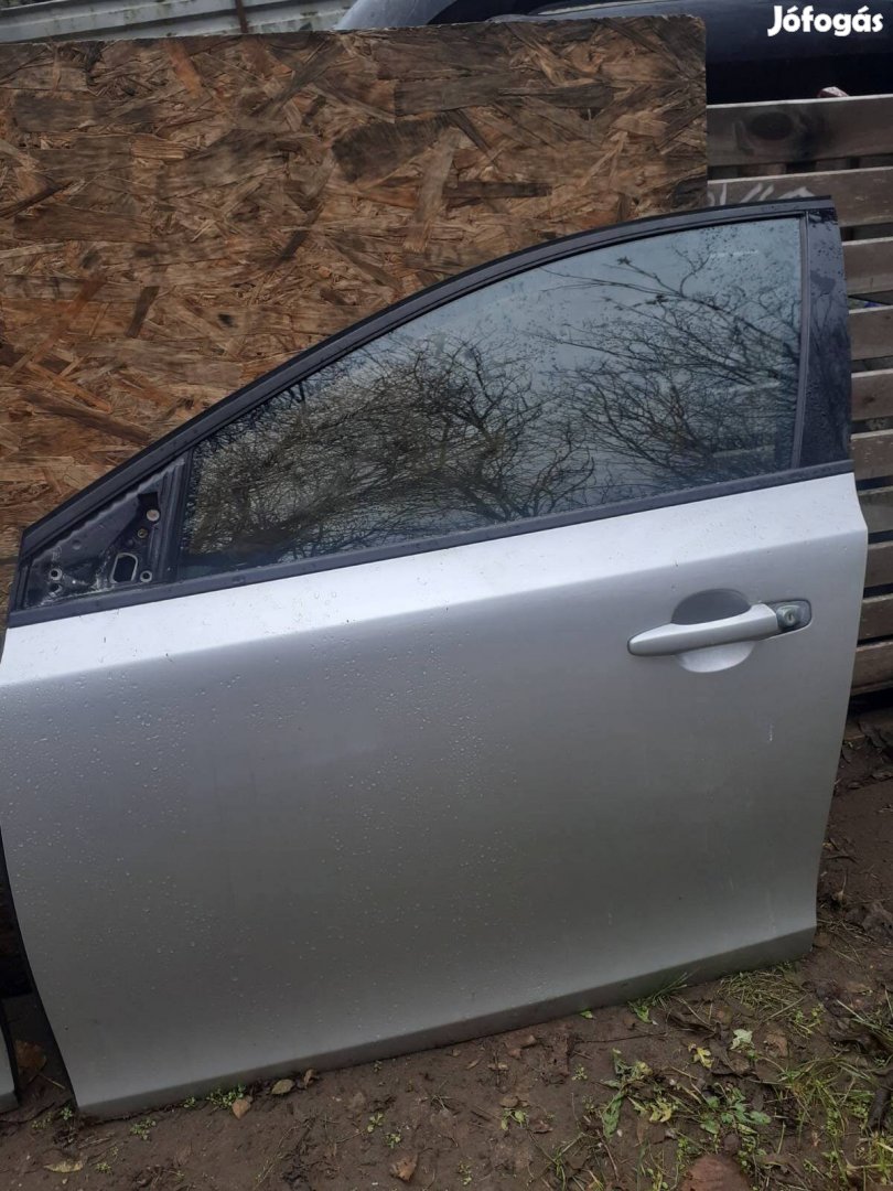 Volvo V40 ajtó 2013-2017