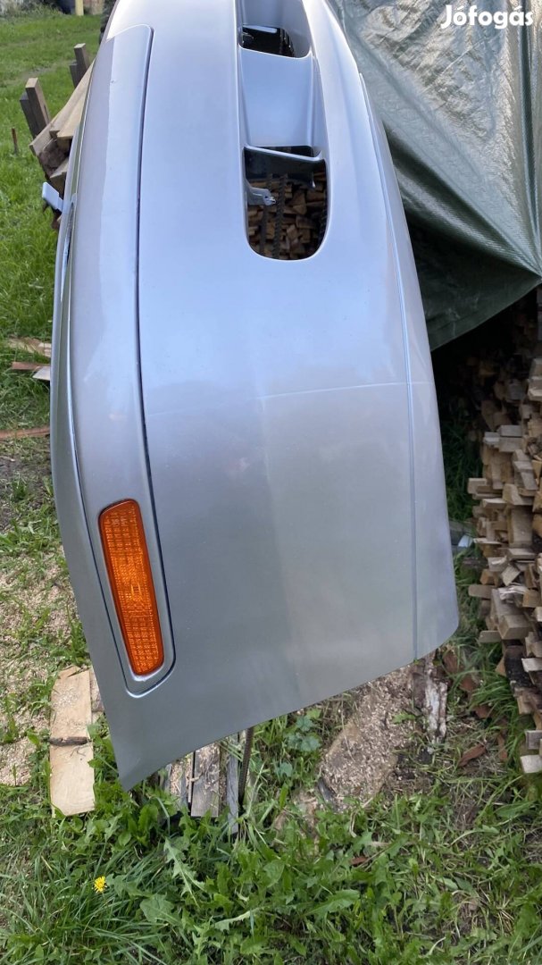 Volvo V40 lökhárító.