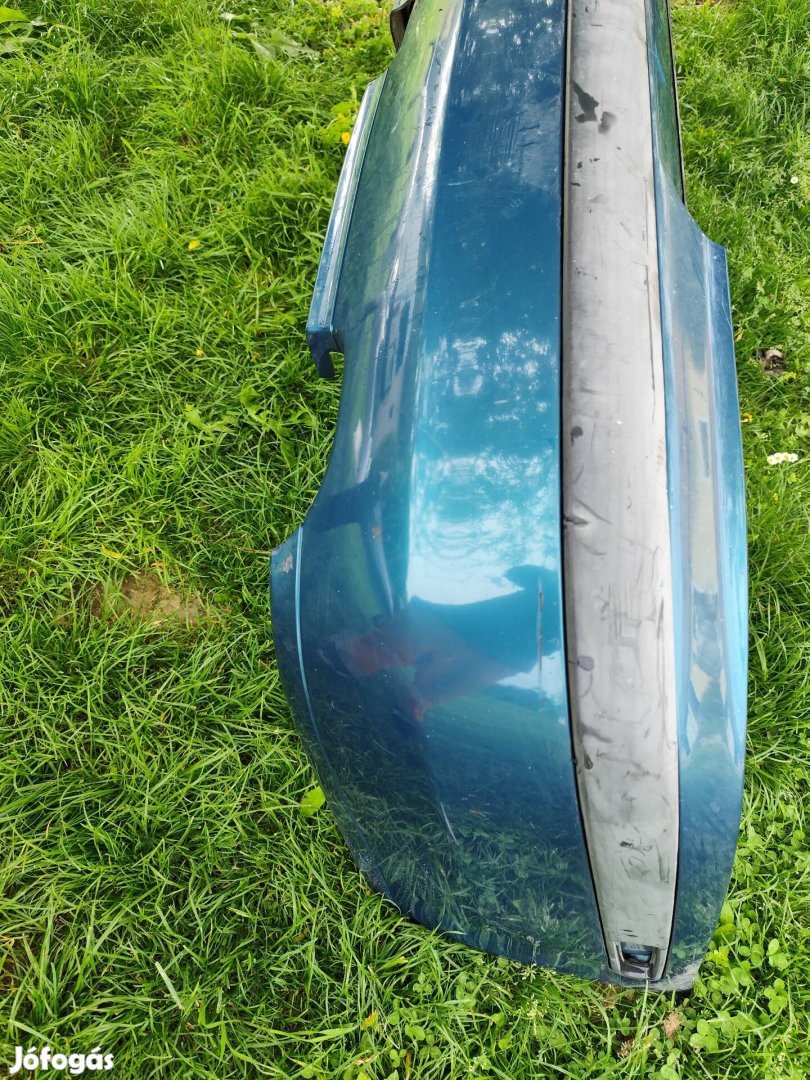 Volvo V40 lökhárító és egyéb alkatrészek eladók.