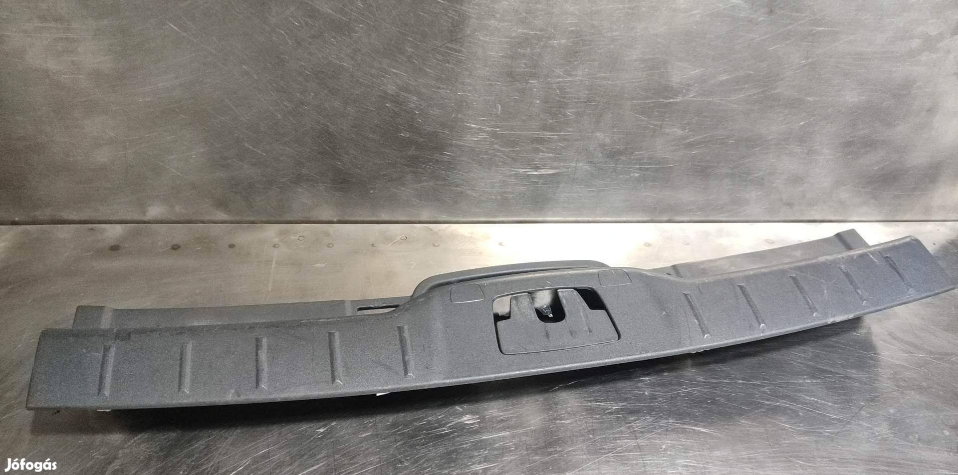 Volvo V50 S40 Csomagtérajtó alsó takaró