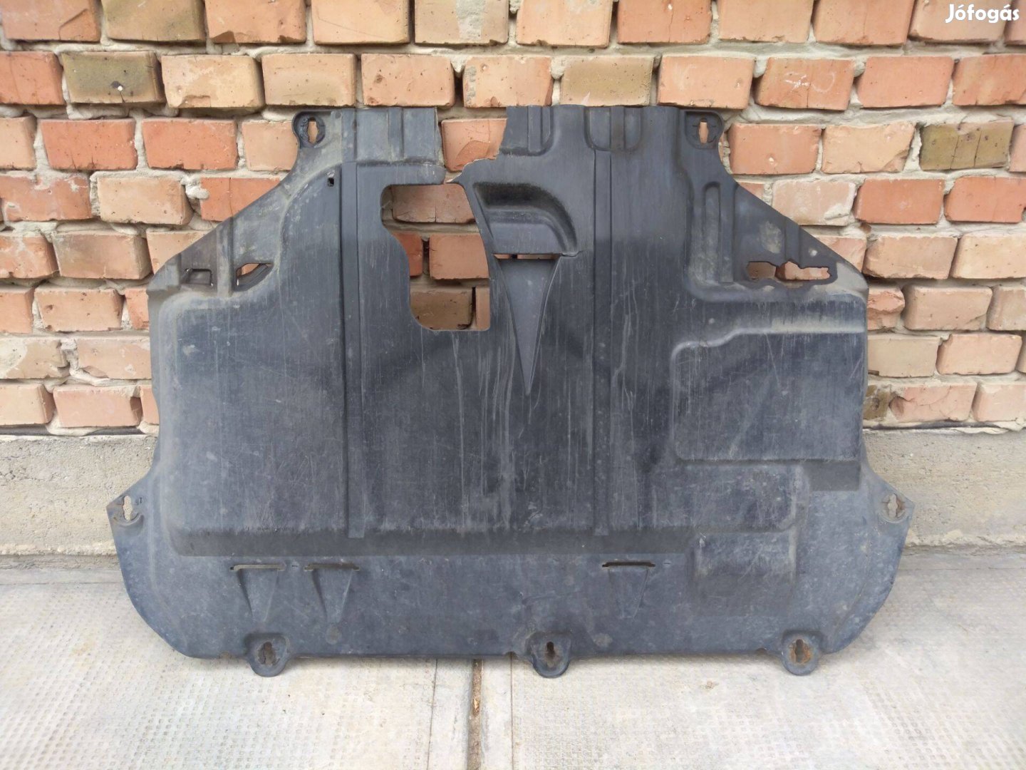 Volvo V50 alsó motorvédő műanyag burkolat!