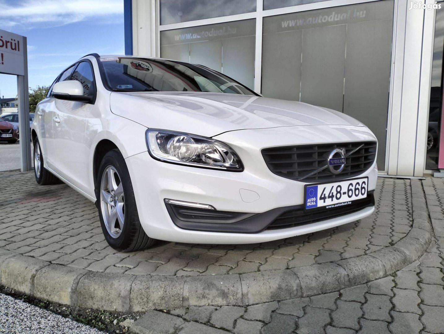 Volvo V60 2.0 T3 Kinetic Magyarországi!