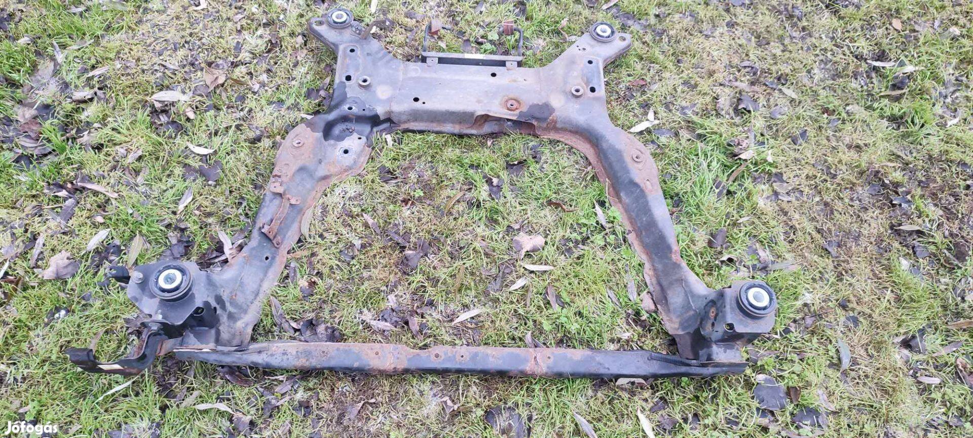 Volvo V60 Motor tartó bölcső