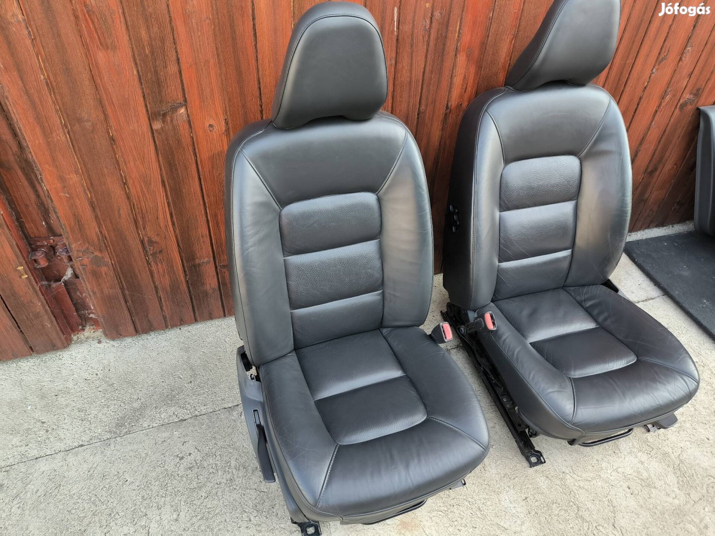 Volvo V70 2012 szép állapotú fekete bőr ülések 