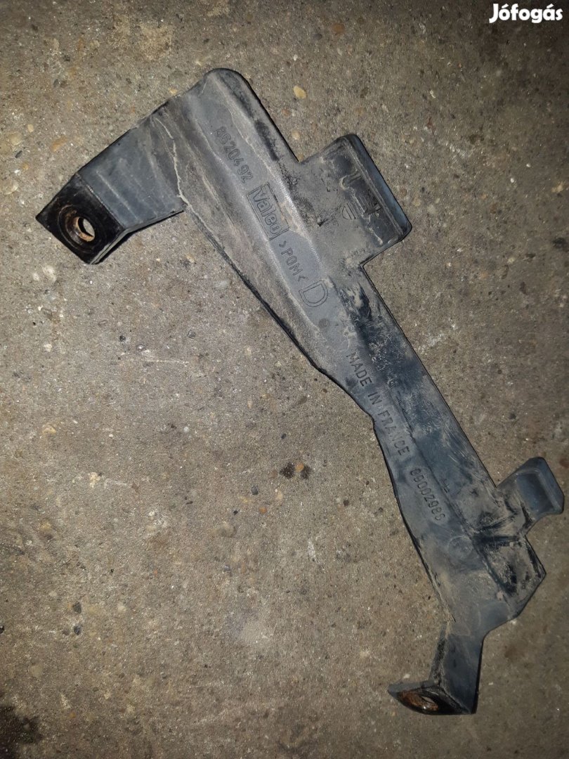 Volvo V70 Jobb Első Lámpa Tartó Konzol