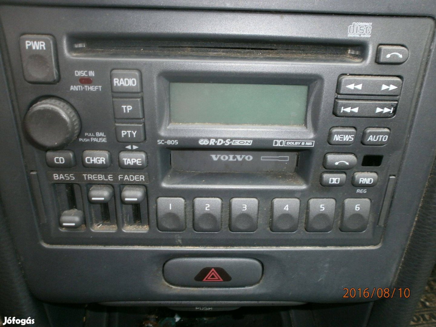 Volvo V70,XC,AWD,2000-esről:gyári CD-s rádió alkatrésznek eladó