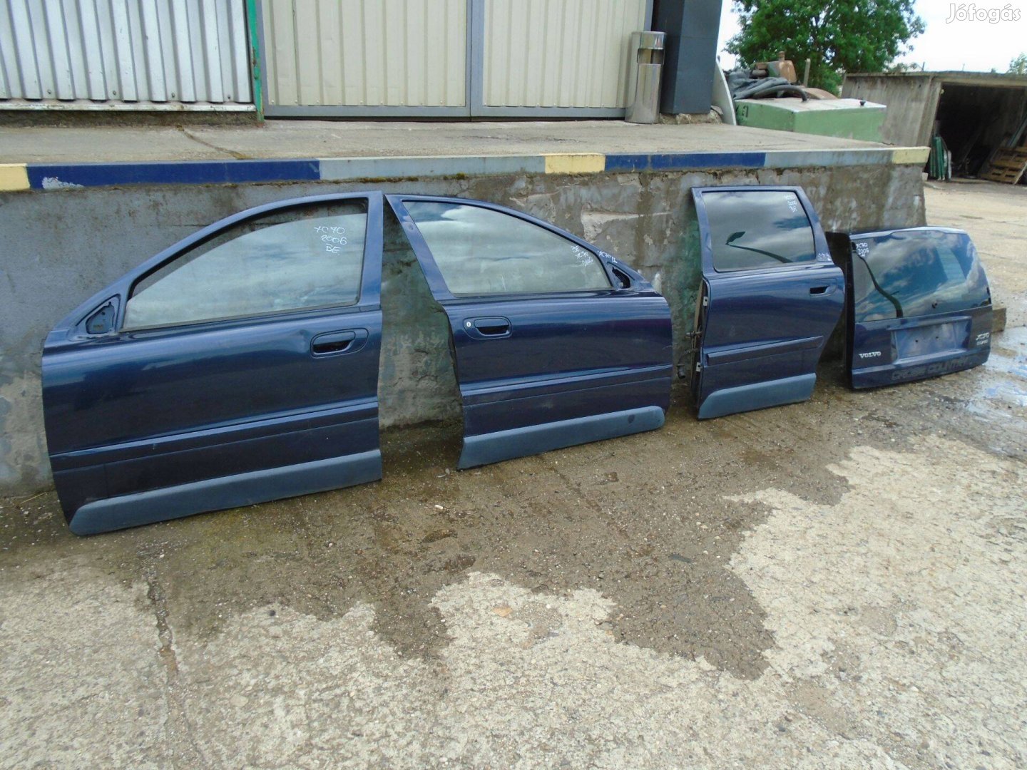 Volvo V70 ajtó eladó! 2002-2007-ig