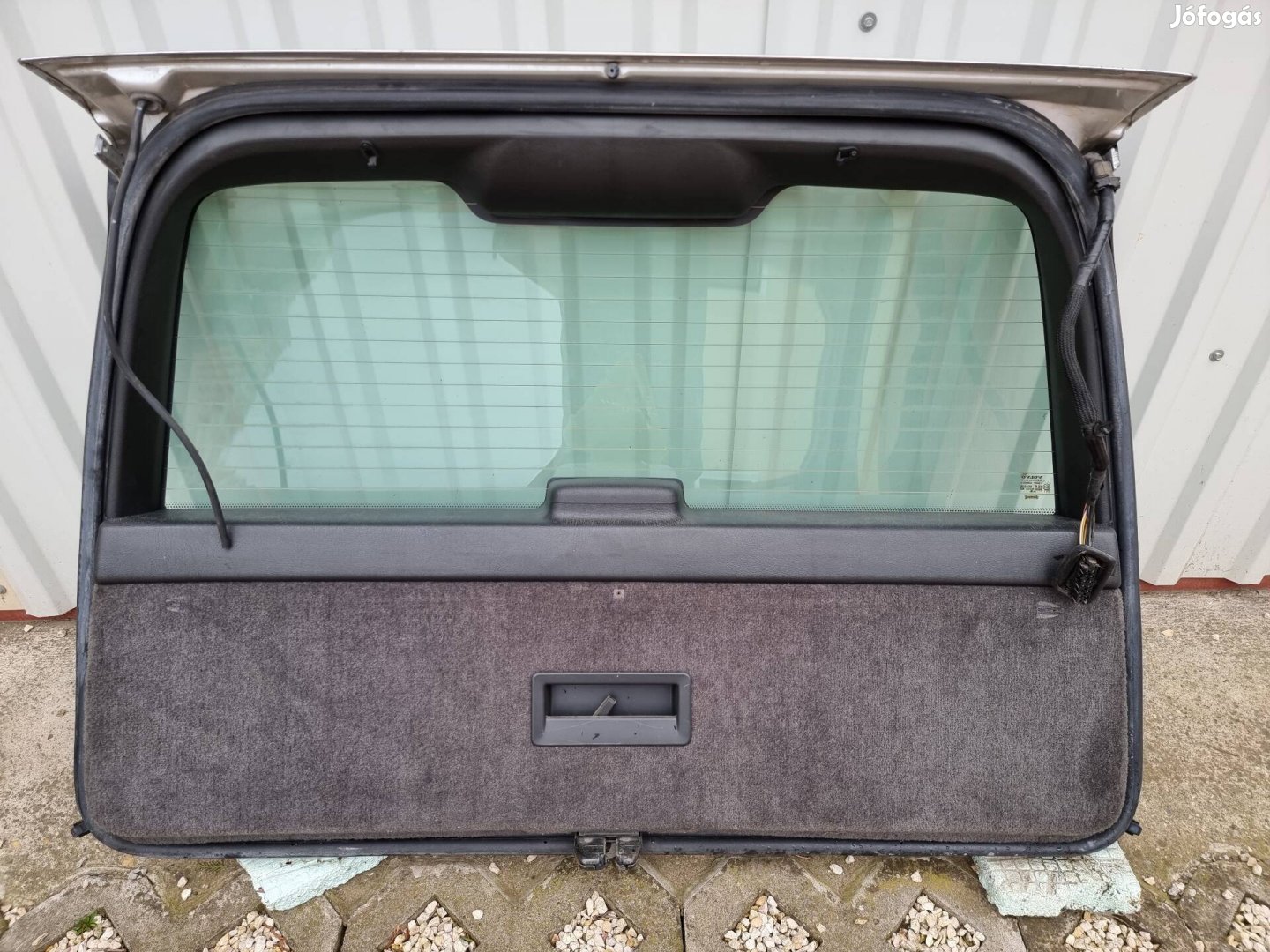 Volvo V70 csomagtérajtó.