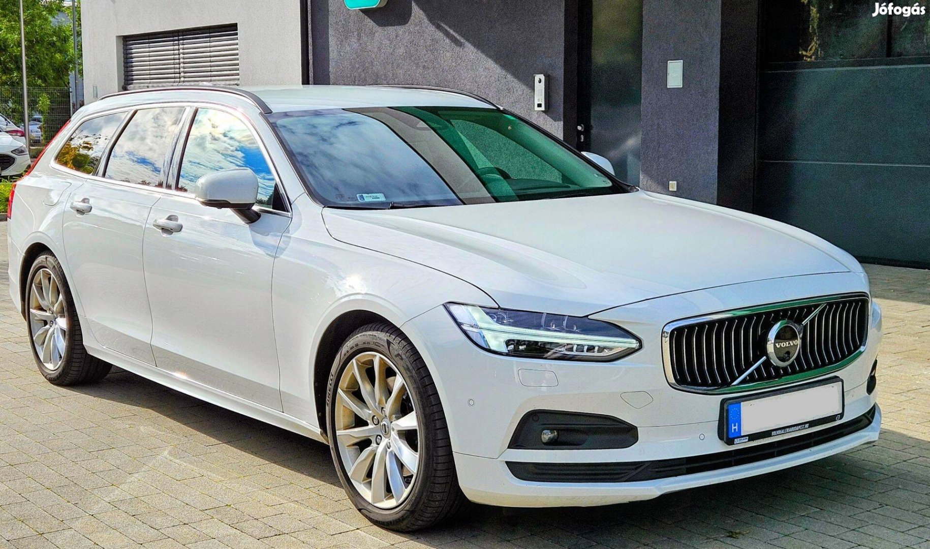 Volvo V90 B4 Dízel Momentum Pro