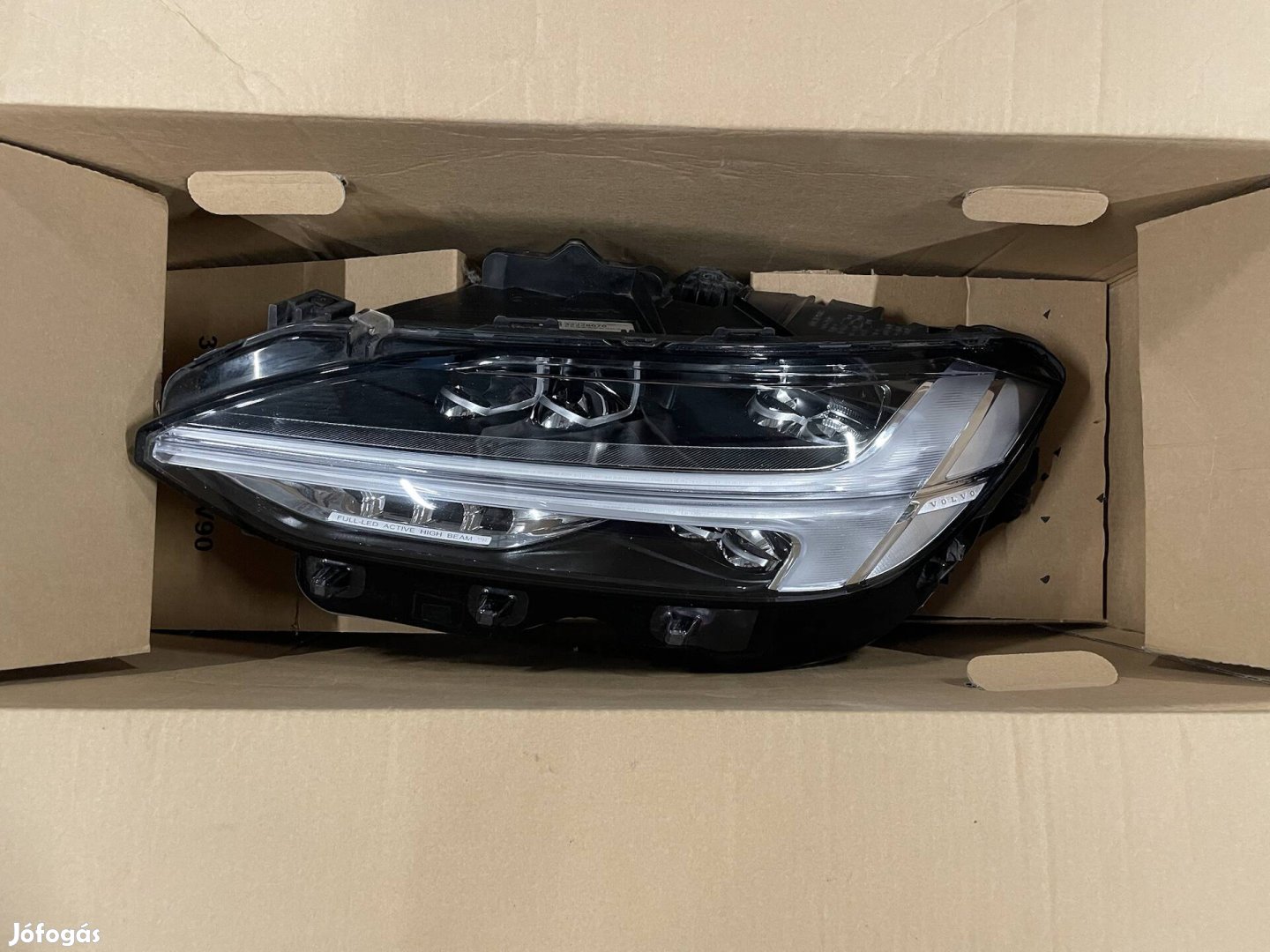 Volvo V90 Full LED Active fényszórók