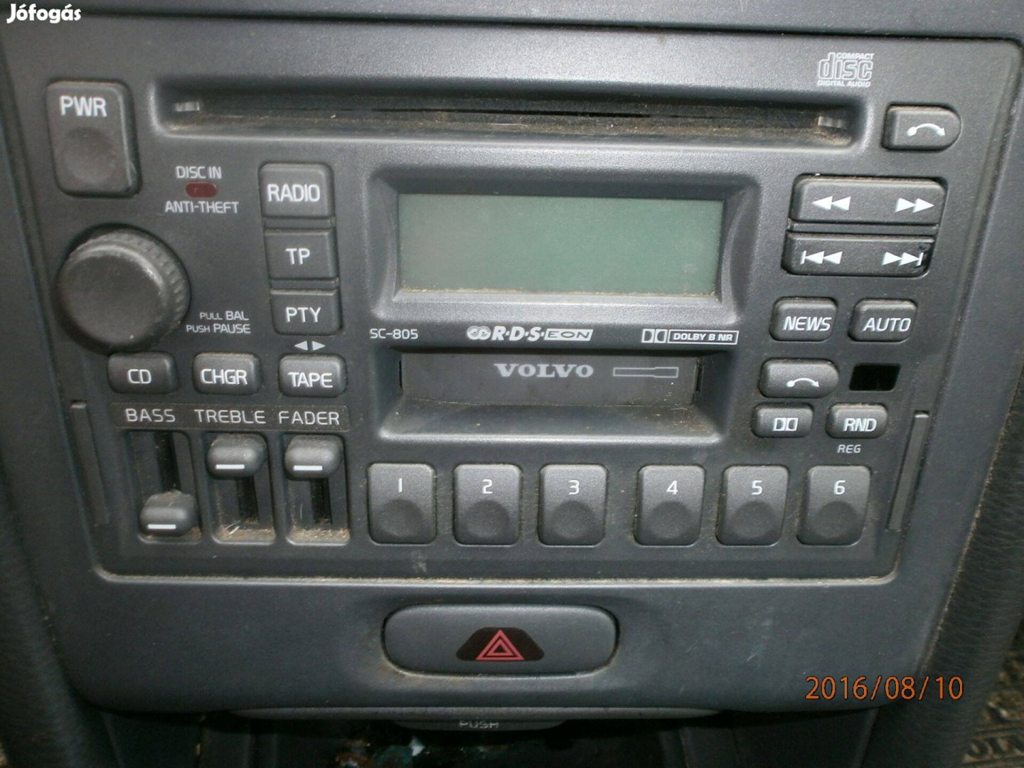 Volvo V 70,XC,AWD,2000-esről :gyári CD-s rádió alkatrésznek eladó