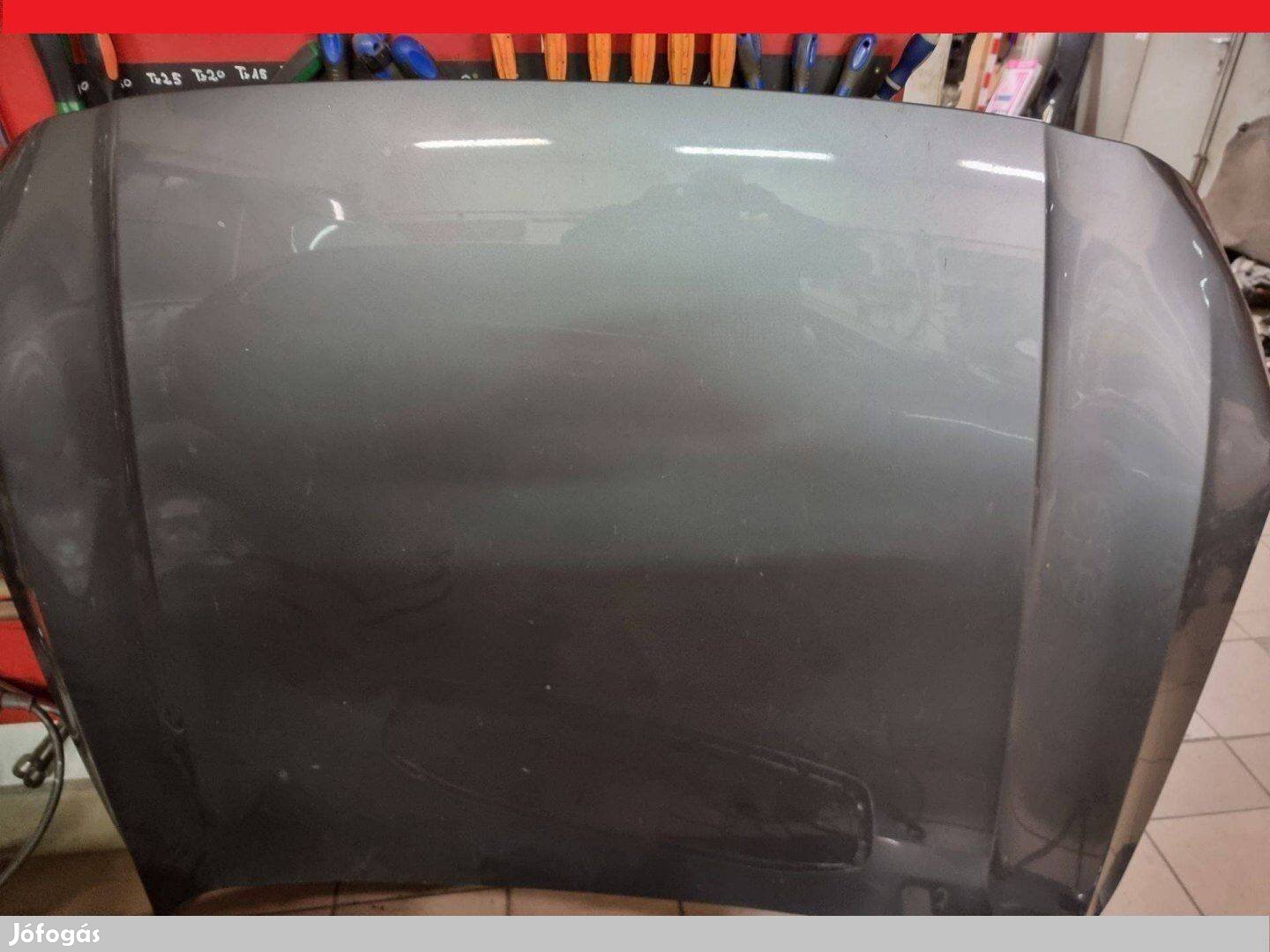 Volvo V 90 vagy S 90 Motorháztetó kis sérüléssel eladó