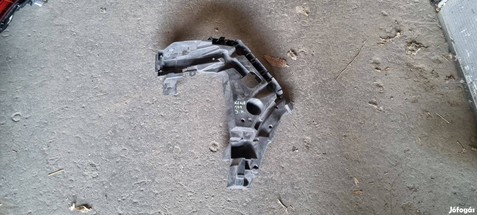 Volvo XC40 2017- Jobb hátsó lökhárító oldal tartó 32227485